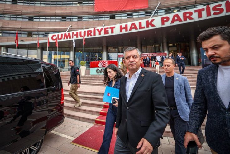 ATAKIZIGÖNÜL (@ataturkcuperson) on Twitter photo CHP bizim baba evimiz.🇹🇷🇹🇷🇹🇷🇹🇷
Hiçbir yere gitmiyoruz.🇹🇷🇹🇷🇹🇷🇹🇷🇹🇷🇹🇷🇹🇷🇹🇷
<a href="/eczozgurozel/">Özgür Özel</a>
#CHPTeslimAlınamaz
#chpilbaşkanlığı CHP bizim baba evimiz.🇹🇷🇹🇷🇹🇷🇹🇷
Hiçbir yere gitmiyoruz.🇹🇷🇹🇷🇹🇷🇹🇷🇹🇷🇹🇷🇹🇷🇹🇷
<a href="/eczozgurozel/">Özgür Özel</a>
#CHPTeslimAlınamaz
#chpilbaşkanlığı