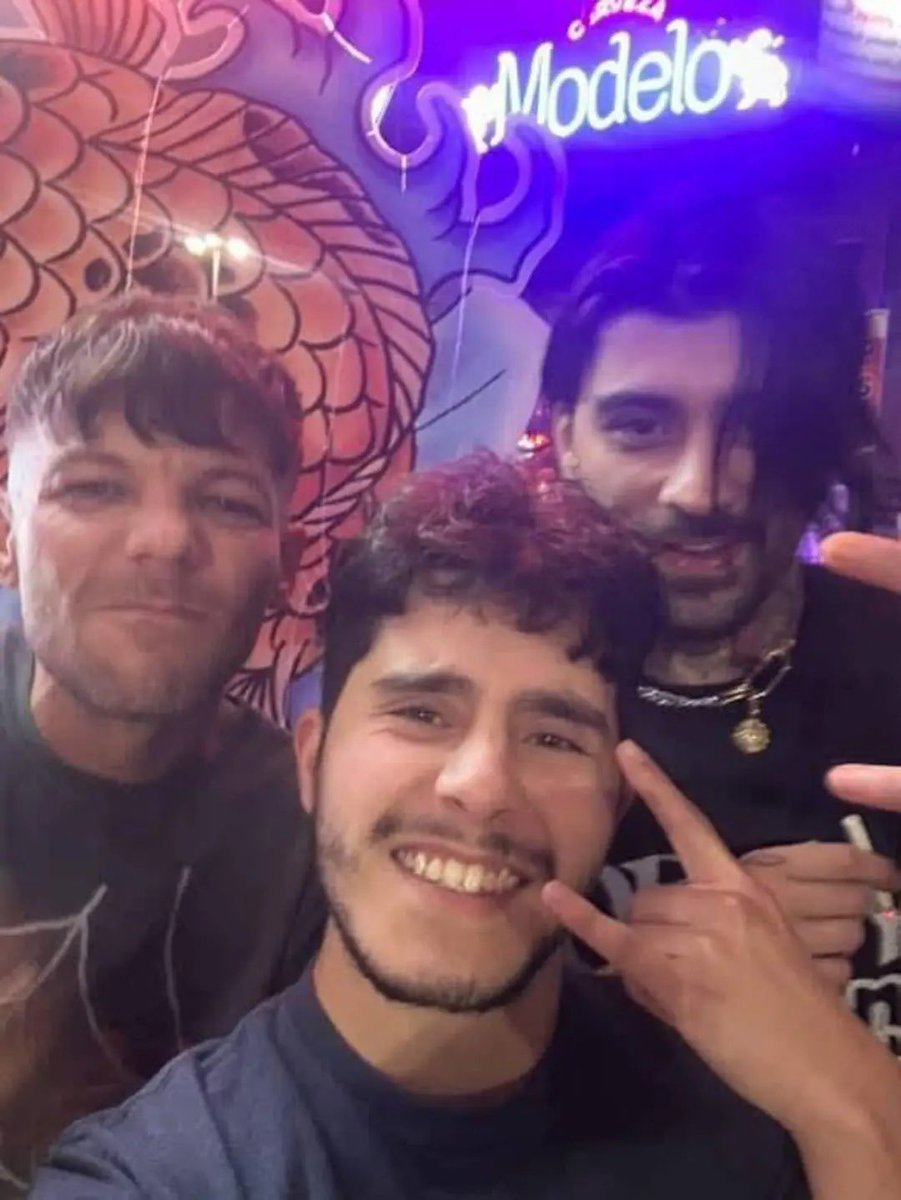 LouisT91Updates's tweet image. Louis and Zayn in NYC!

Via elianazambrano