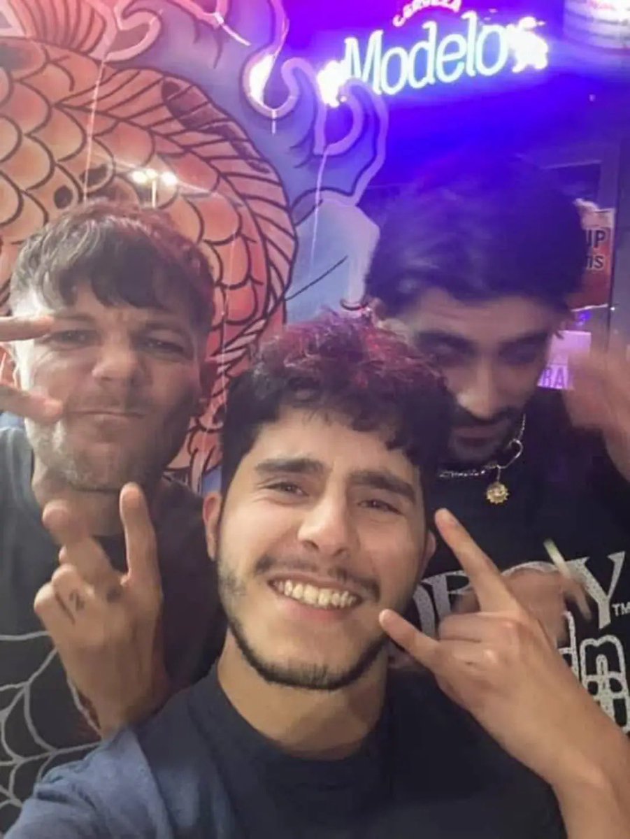 LouisT91Updates's tweet image. Louis and Zayn in NYC!

Via elianazambrano