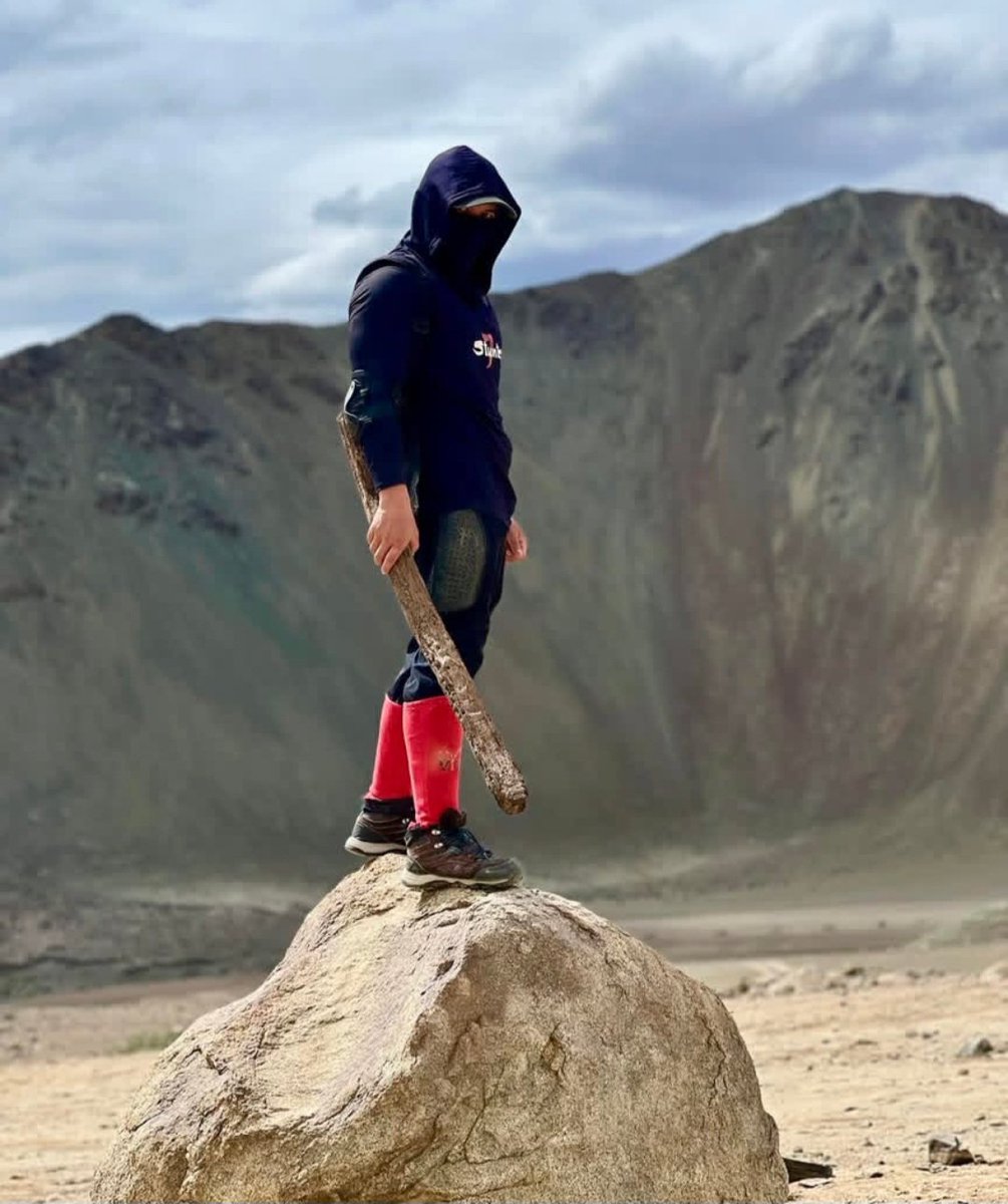 satya_sikandar's tweet image. 1-400 Brave Indian soldiers 🇮🇳 vs 1200 Chinese soldiers 🇨🇳 
2-over 15000 feet in sub zero temperature 🥶 
3-Hand to hand fights 
4-Fight in the freezing water of galwan river 
5-Fight till death 🫡😭
6-Real Locations 🔥 

A Masterpiece in making 💯 
#SalmanKhan 
#GalwanValley