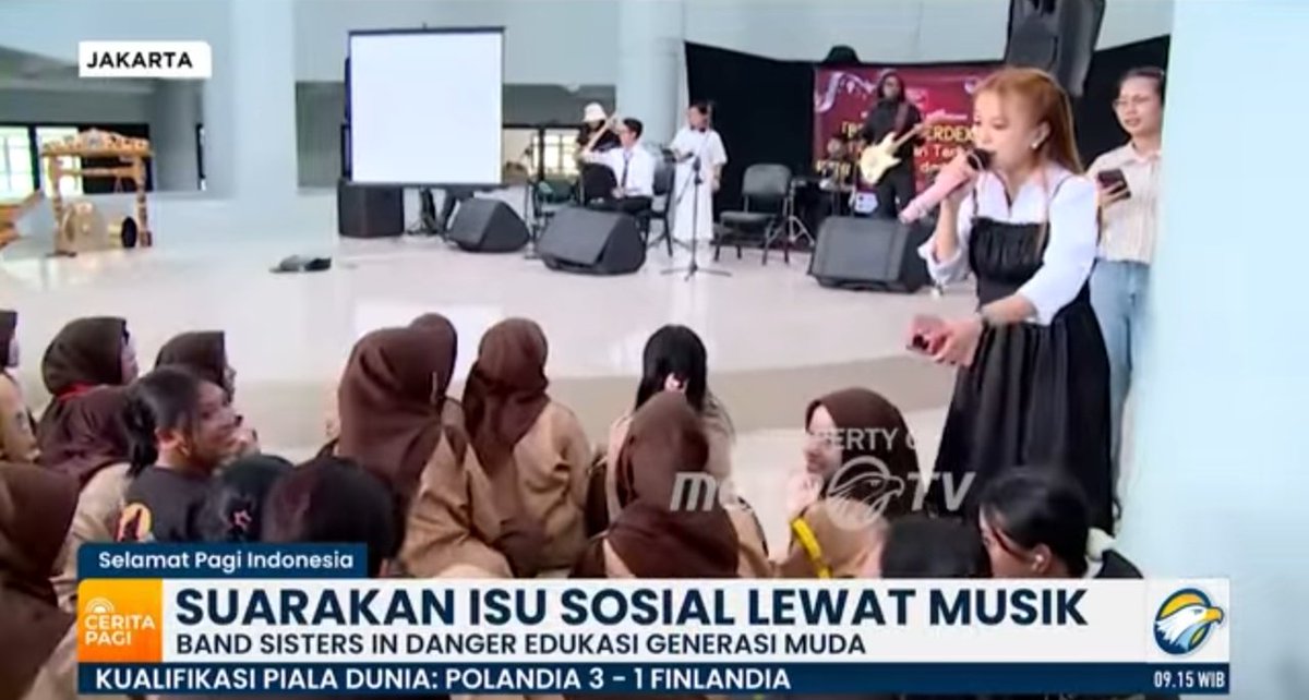 Pernah kepikiran kalau musik bisa jadi alat perjuangan? 🎶✊
Buat kami, musik nggak cuma soal hiburan. Setiap lagu yang kami bawakan adalah ajakan untuk mikir, peduli, dan bareng-bareng lawan ketidakadilan!
Lewat musik, kami juga berbagi edukasi soal keadilan gender dan sosial,