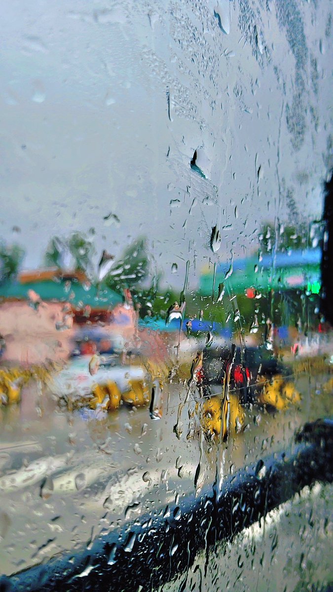 Jasira06's tweet photo. September 🌧️☔⛈️ https://t.co/WTIVlvu7AE