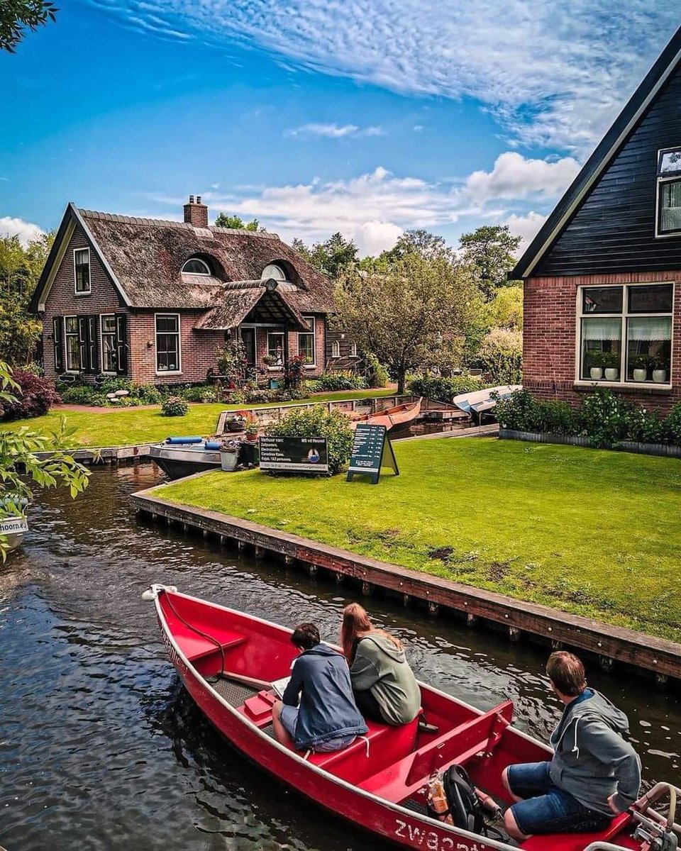RubyJohnso2145's tweet image. Giethoorn, Netherlands