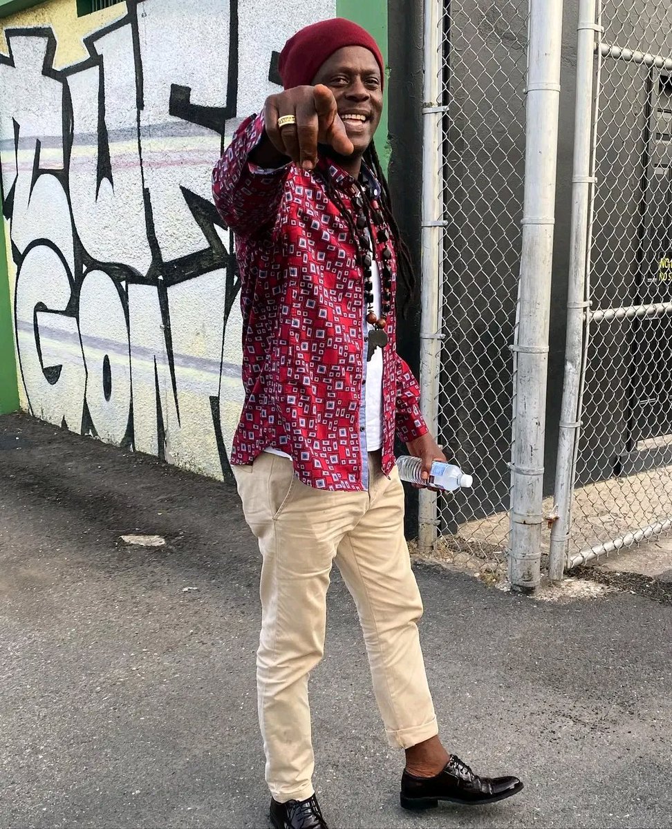 Iya_Livity's tweet image. First one for the day;

DO RIGHT
DO GOOD...

The World Is A Cycle / / Richie Spice