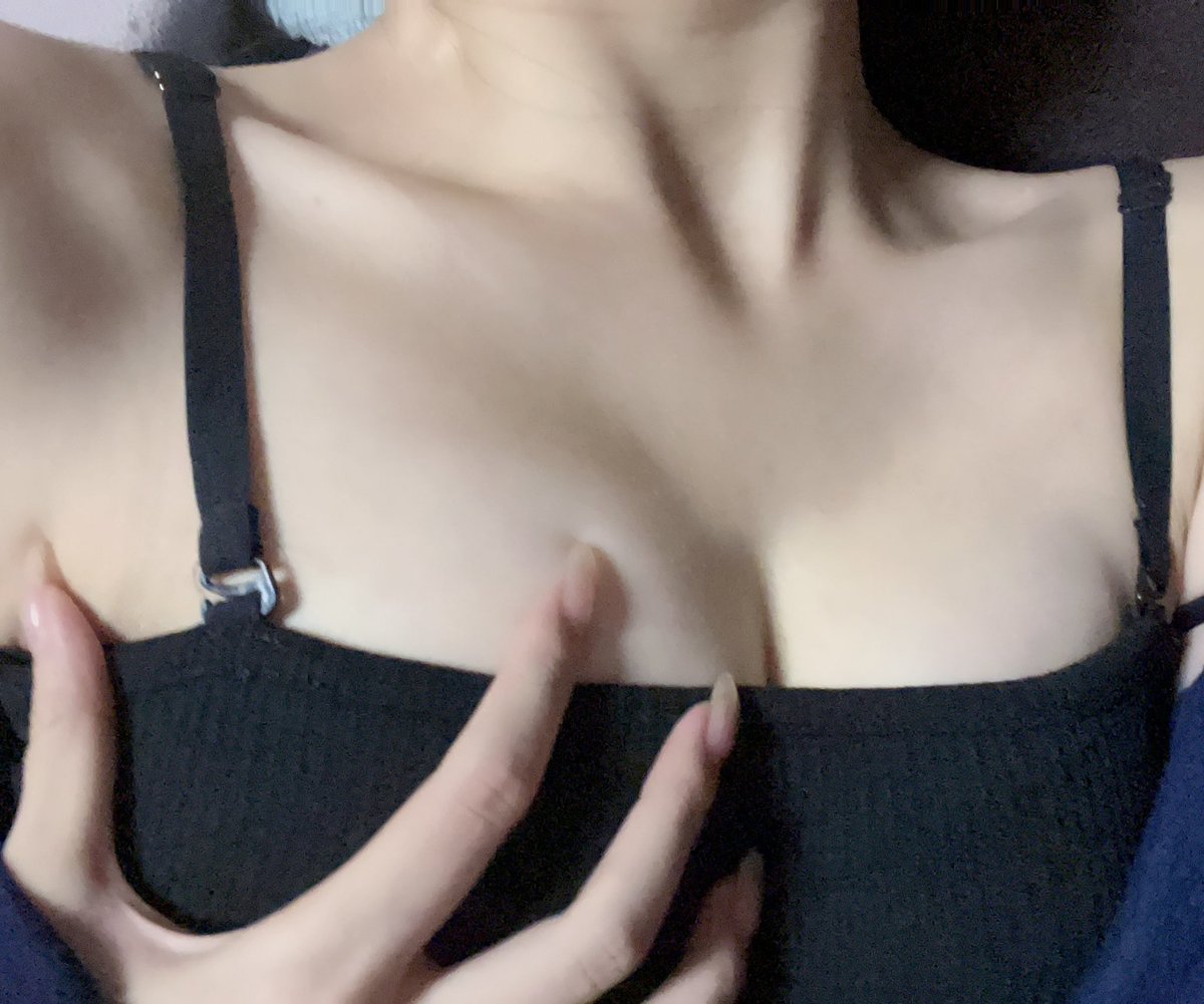 秋风萧瑟，宝贝们要穿多点。专心学习工作，不要只知道盯着老师的🐻看。