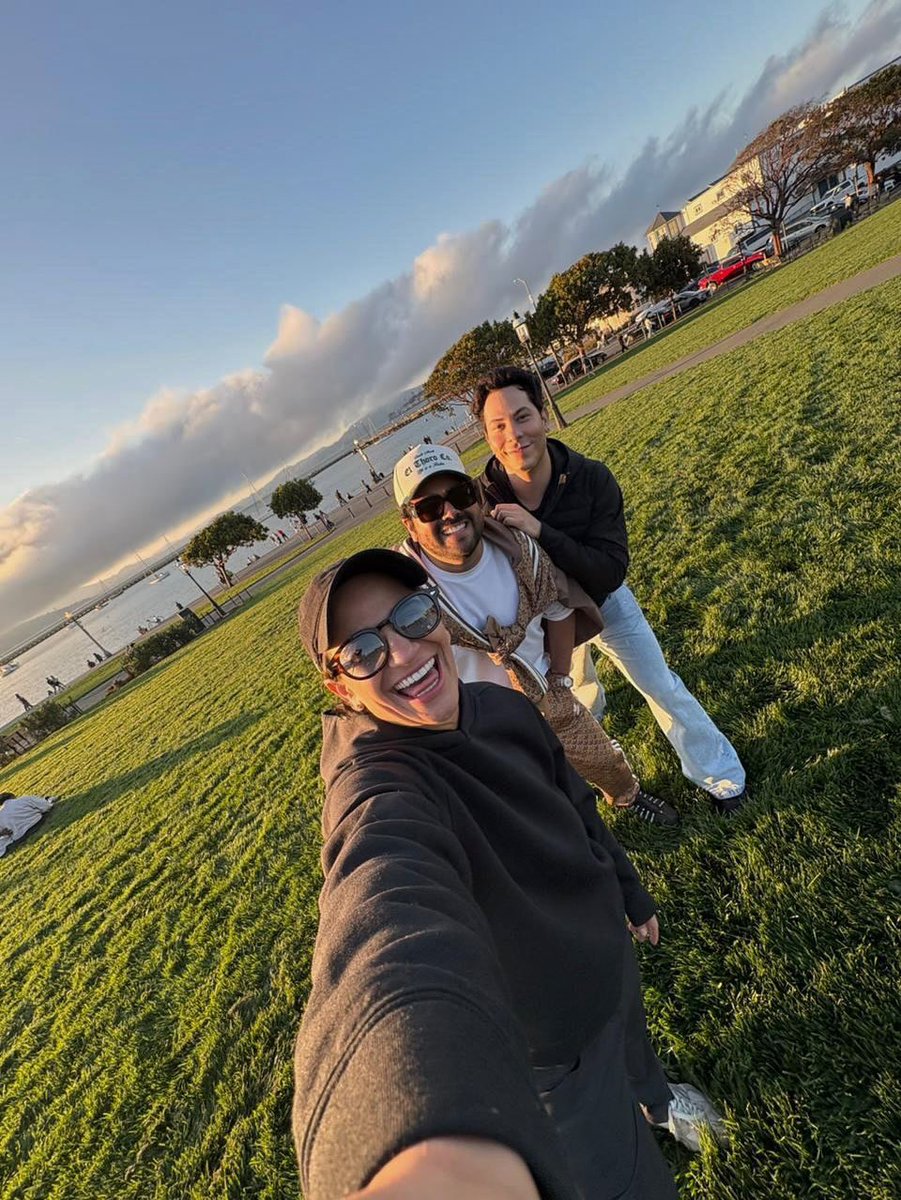 📸 Christian Chávez aproveitou o domingo em San Francisco, nos Estados Unidos, com sua equipe.