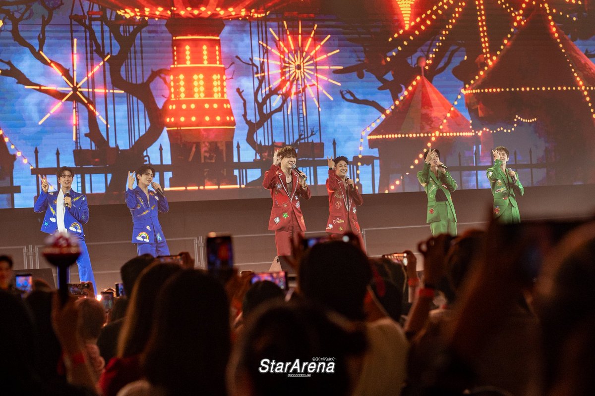 StarArena_'s tweet photo. 📸 PEBACA: What A Concert Singapore
Rounding up last night’s chaotic fun!

#PEBACAconcertSingapore #TayNew #เตนิว #KristSingto #คริสสิงโต #OffGun #ออฟกัน 
#KristPerawat #SingtoPrachaya #สมุนจ้าวป่า #Tawan_V #Newwiee #OffJumpol #ออฟจุมพล #GunAtthaphan #กันอรรถพันธ์ https://t.co/a3uMPeD0ft
