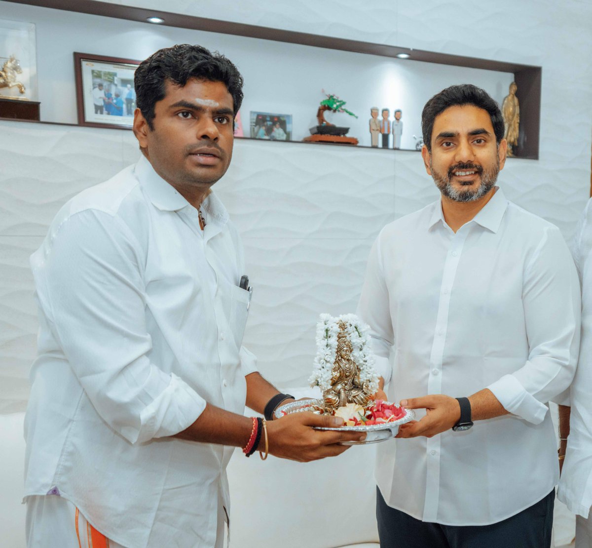 annamalai_k's tweet photo. It was a pleasure to meet the young &amp; dynamic Minister of the Government of Andhra Pradesh, Thiru @naralokesh avl, at my residence in Coimbatore today. https://t.co/IEfmT3V5gG