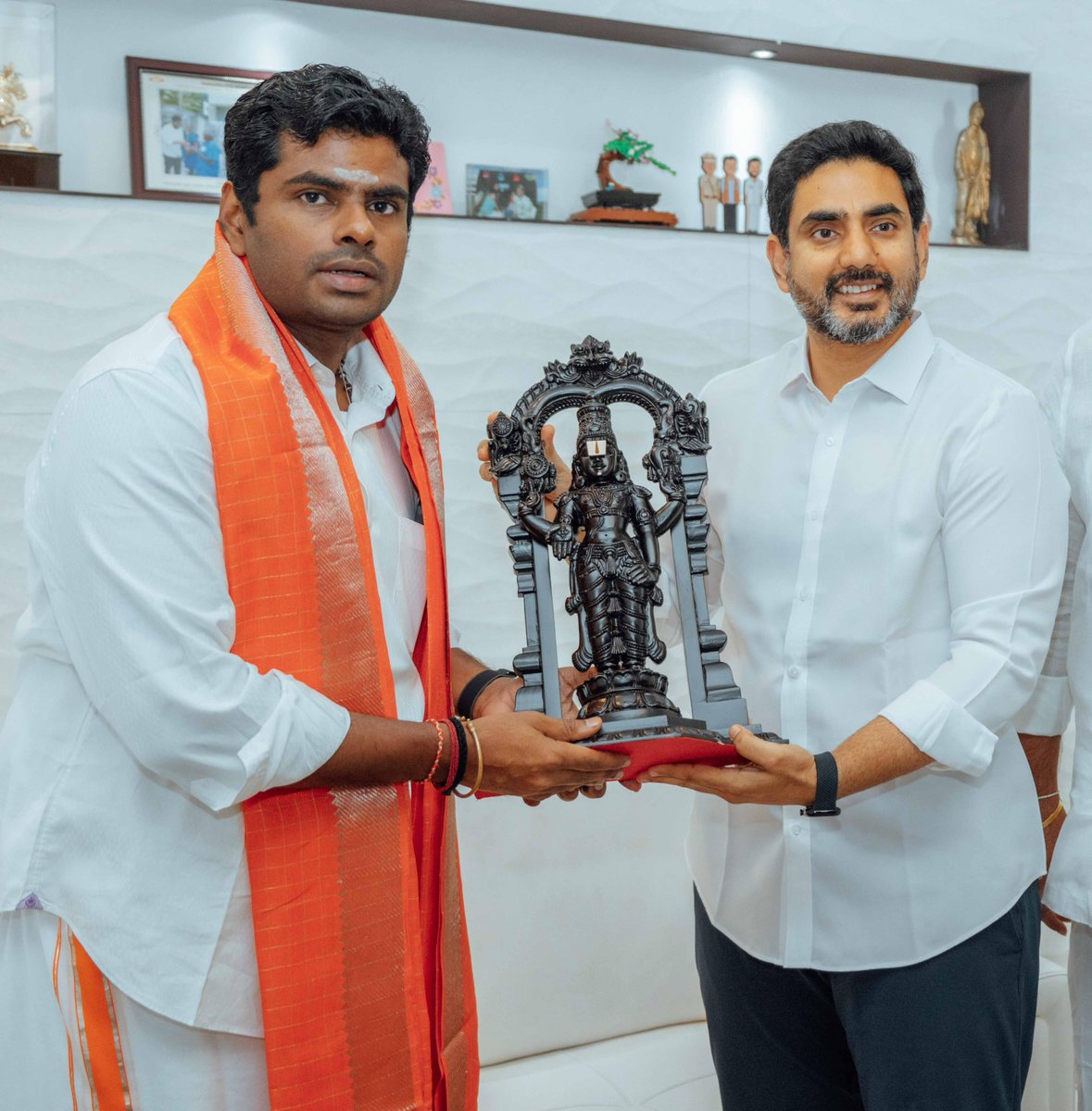 annamalai_k's tweet photo. It was a pleasure to meet the young &amp; dynamic Minister of the Government of Andhra Pradesh, Thiru @naralokesh avl, at my residence in Coimbatore today. https://t.co/IEfmT3V5gG