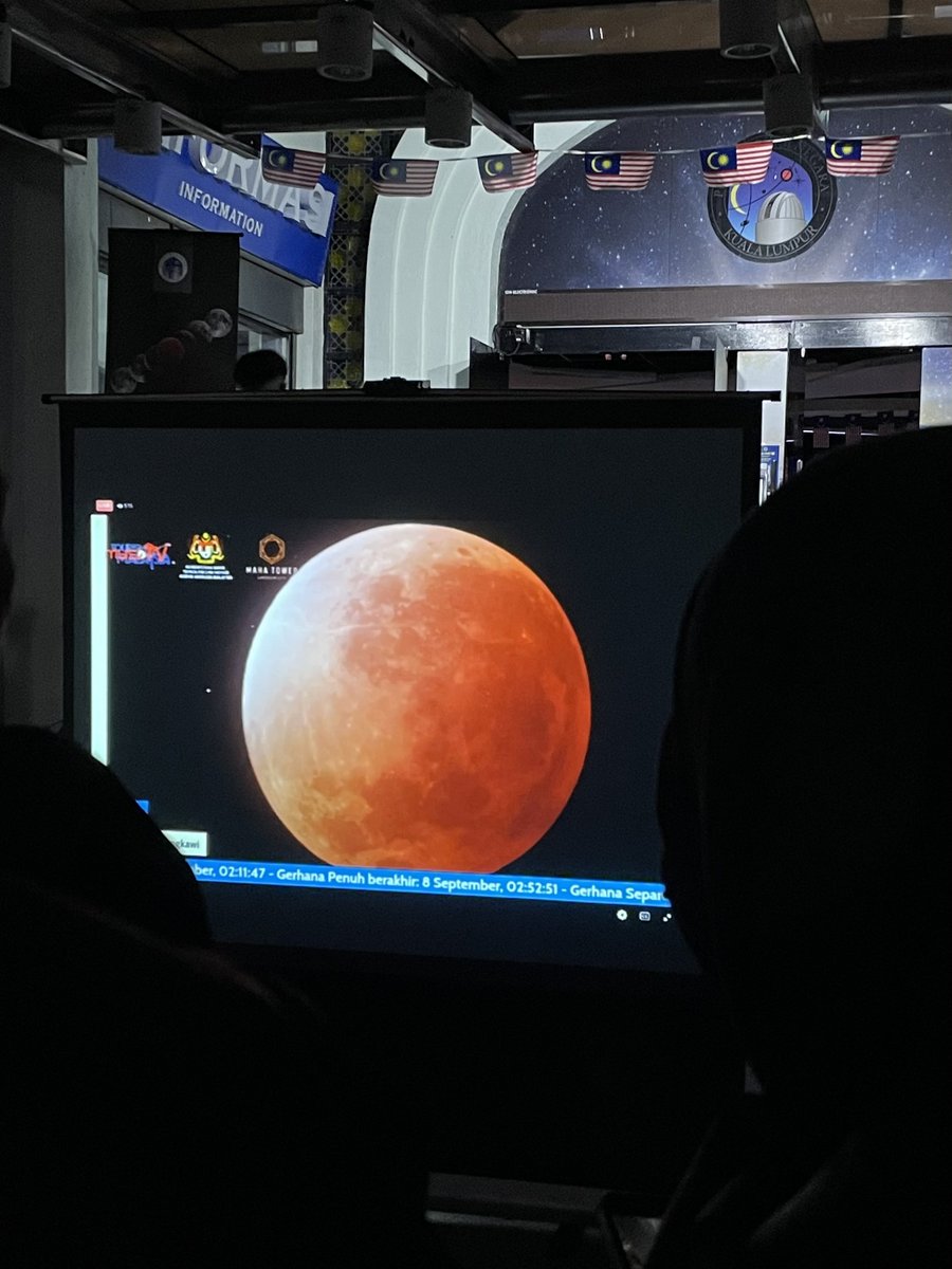 fortyonewitch's tweet photo. 2025 total lunar eclipse sighting although it wasn’t that visible last night :(( https://t.co/gDpZjj40K4