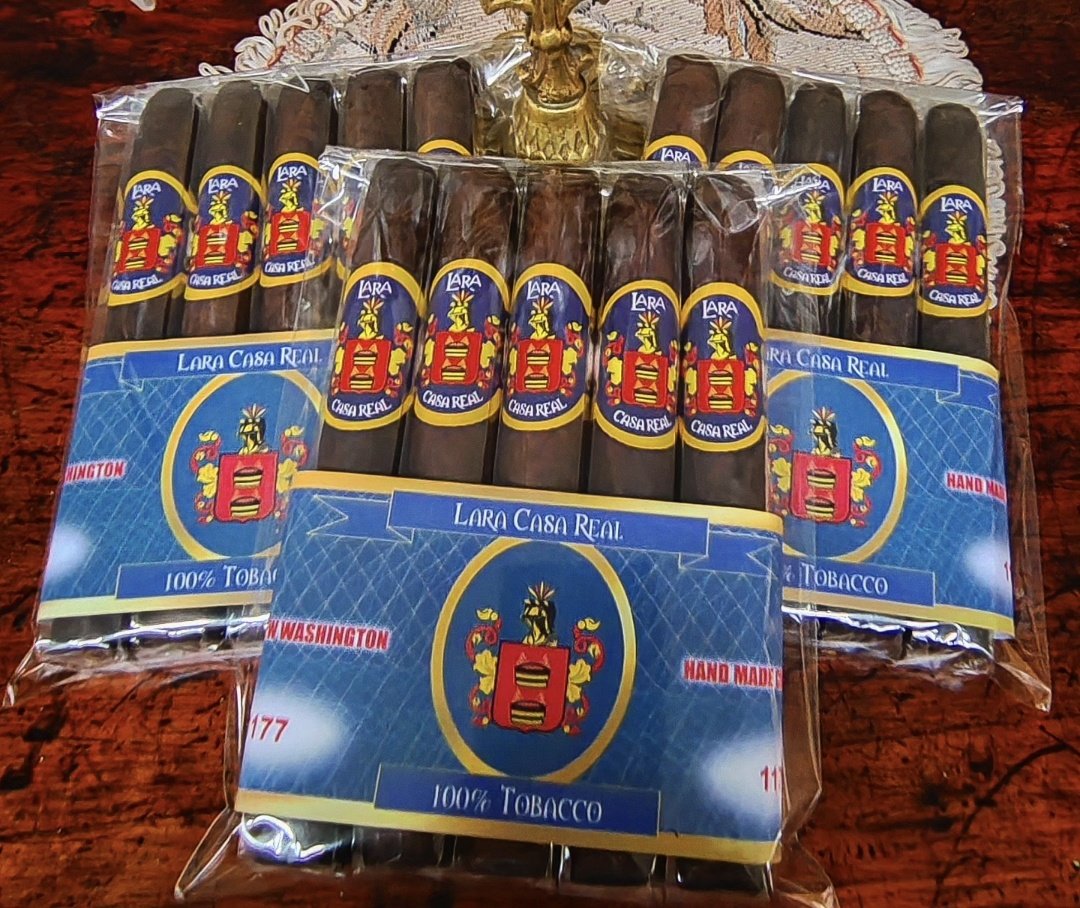 CigarsLara's tweet photo. Your five-pack always ready for you.
#puros #cigars #cigarcigar #laracasarealcigars https://t.co/7kzgQlQ4Bb