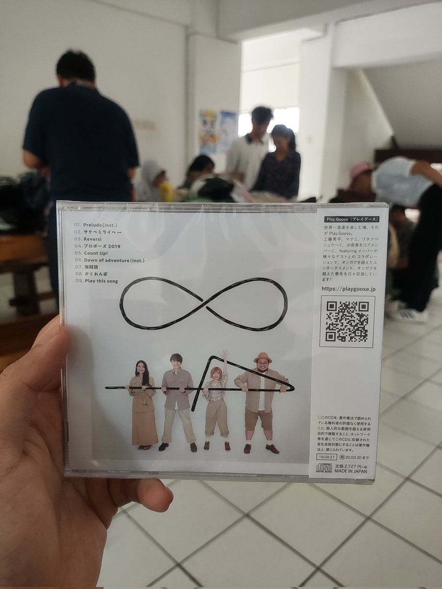 Homaruuuu's tweet photo. @JPFBASE Walopun min vokal nya keluar, tp tetep suka sama band ini dan masi beli albumnya ehehe https://t.co/N84nUxrLdD