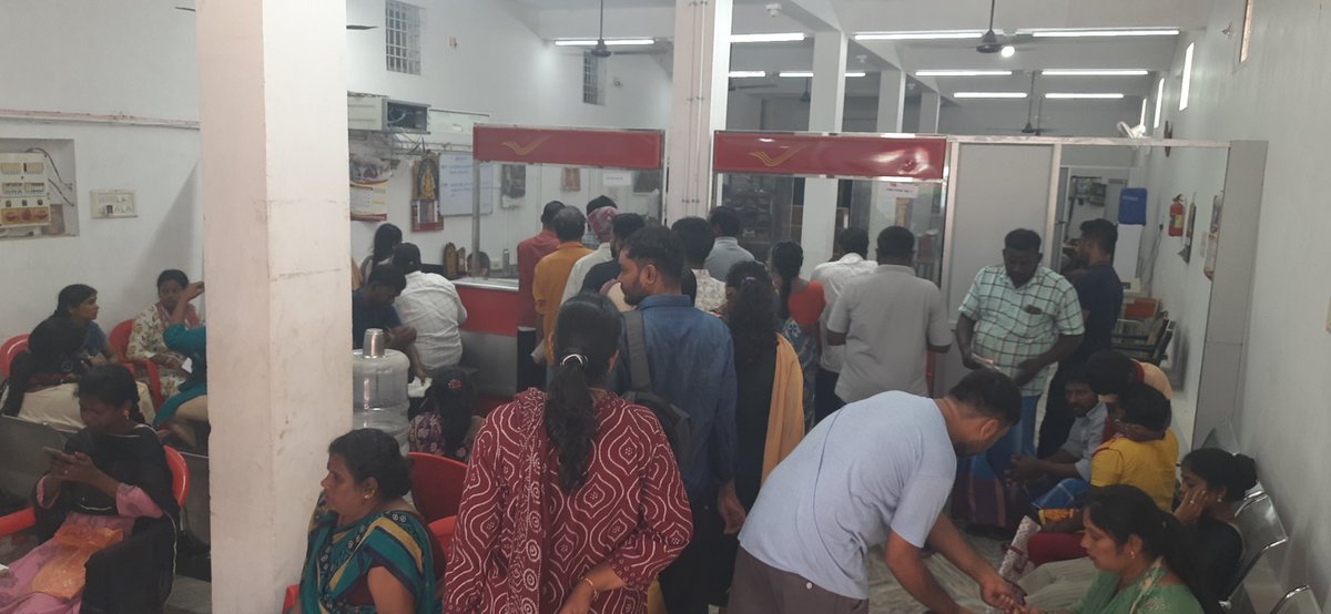 cp_prasanna's tweet photo. @JM_Scindia  @IndiaPostOffice @cpmgtamilnadu the serious inconvenience faced by the public at the Singapperumal koil Post Office in Chengalpattu district due to insufficient counter facilities.Every morning, hundreds of people visit the post office for essential services https://t.co/jaueq3l1Ws