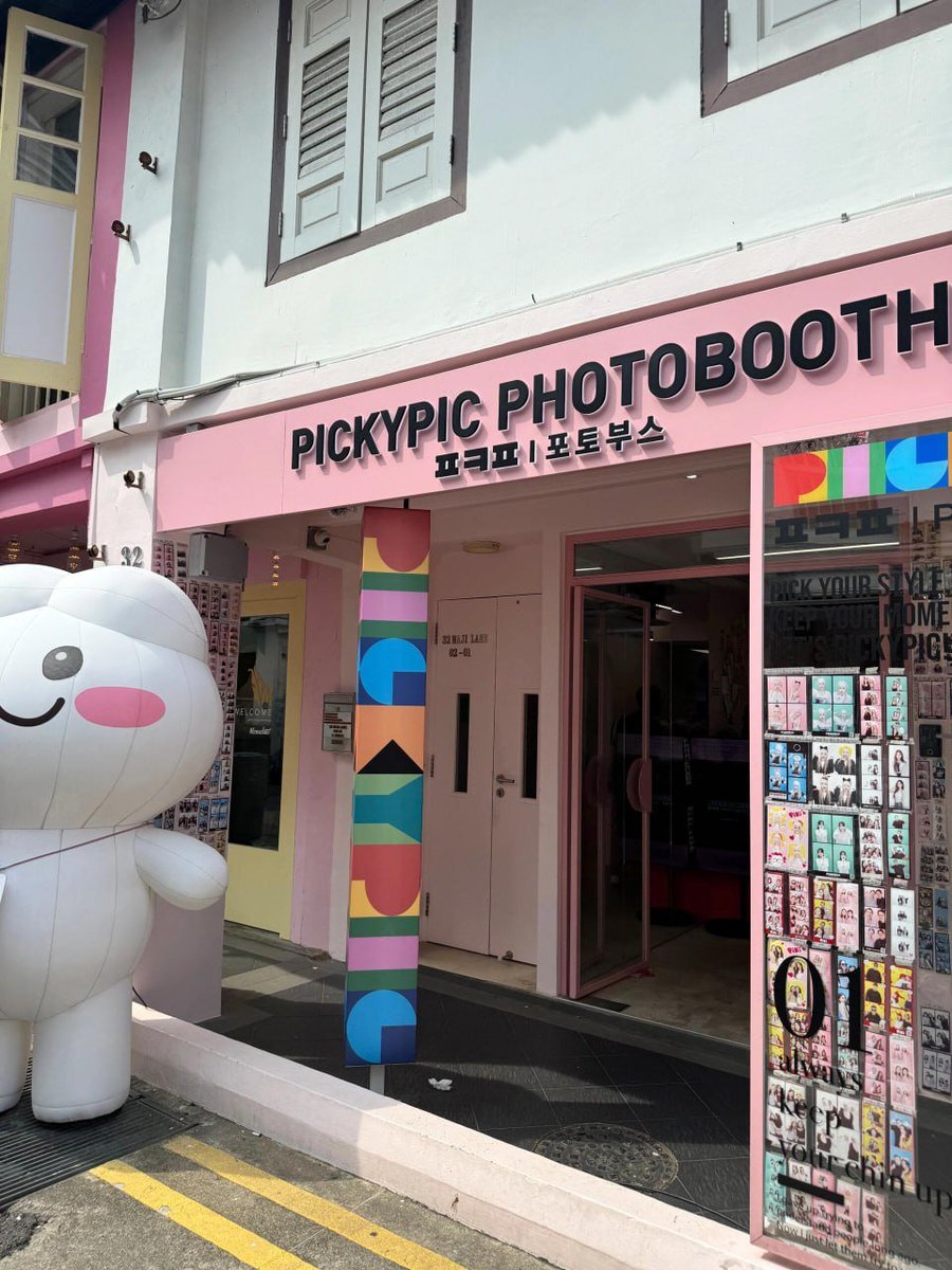 ランチを食べた後、姉妹とショッピングに行きました。とても可愛い雑貨屋をいくつか見つけて、たくさんの可愛いチイカワがありました。大好きです！