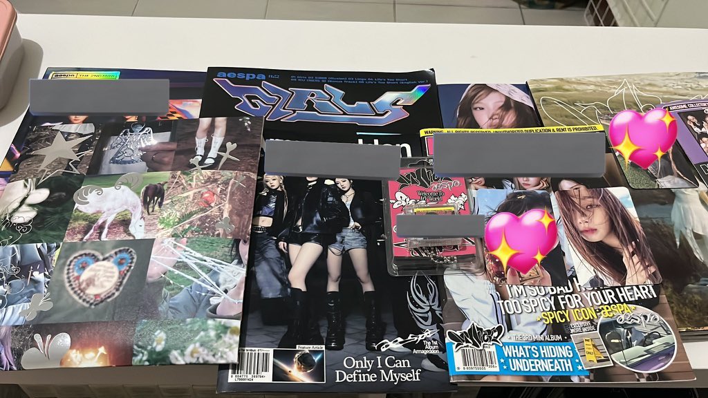 aerimarryme's tweet photo. #s album only
*GIRLS Kwangya ver. 25k
*MyWorld Ning 50k 
*MyWorld Giselle (inc pc Giselle) 80k
*The Chase Package ver (exc pin &amp; pc grup, inc pola juun &amp; pc a-na) 125k 
* iz*one Oneiric diary 3d ver album only 75k
Take all ada bonus album random (bg/gg) https://t.co/SJlaIjLeyl