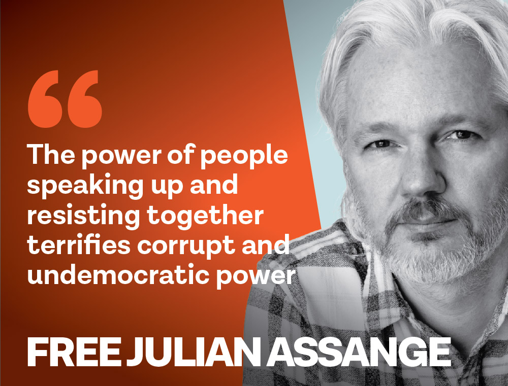 FreeAssange_eu's tweet image. &quot;Die Macht von Menschen, die aufstehen und gemeinsam Widerstand leisten, versetzt korrupte und undemokratische Mächtige in Angst und Schrecken&quot;

-- Julian Assange
ehemaliger politischer Gefangener im sog. &apos;Wertewesten&apos;

#PardonAssange
#JournalismIsNotACrime

via @SomersetBean