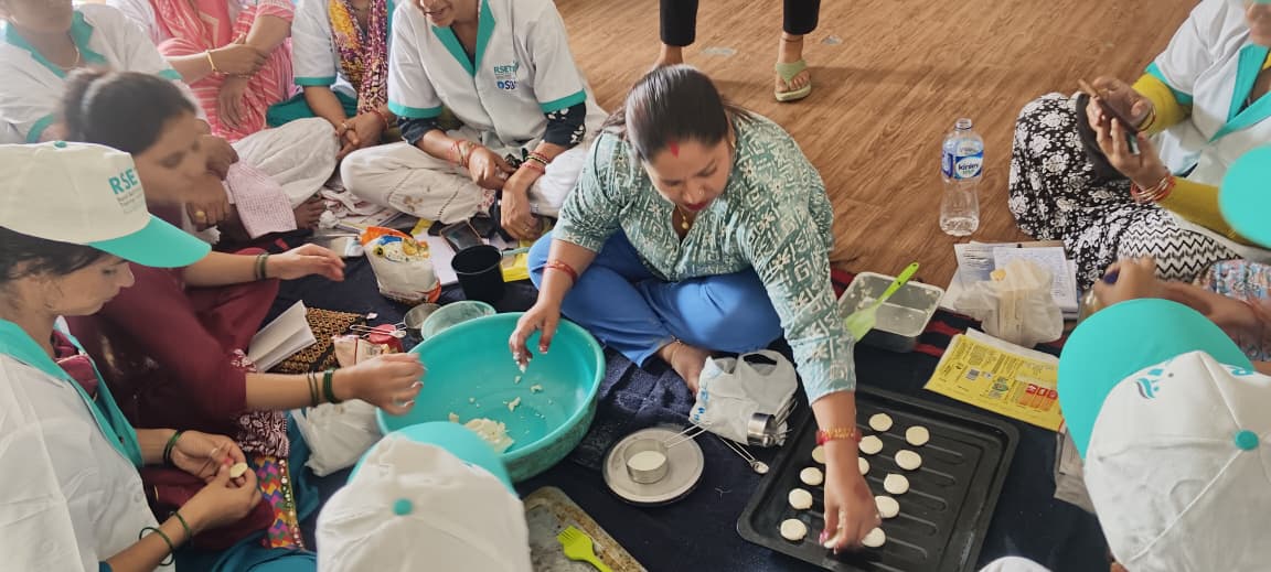 REAPTehri's tweet photo. The GRAMOTHAN (REAP) Project, T.G., in collaboration with the RSETI, is conducting a 6-day training programme for Mahila CLF members on bakery product preparation with a special emphasis on millet-based items
#IFAD
@REAPUttarakhand
@nitikakh22
@dd_msydav
@DMTEHRI1
@DistrictTehri https://t.co/SvcYRJKptl