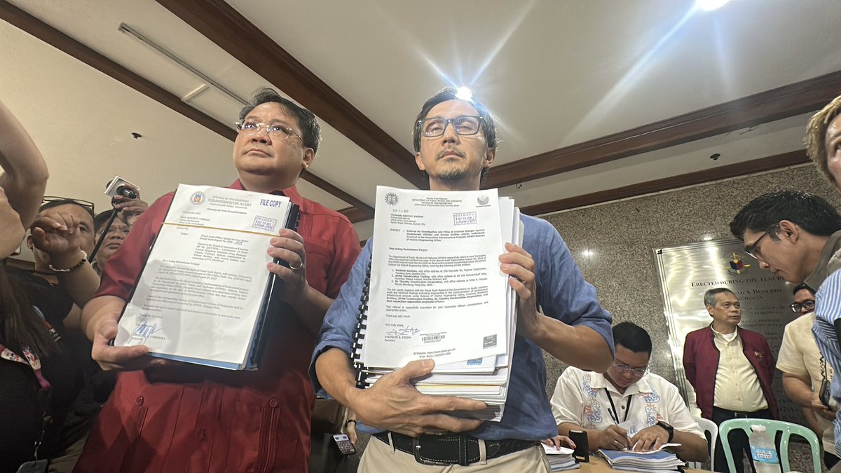 Joseph_Morong's tweet photo. COA Chairman Gamaliel Cordova and DPWH Sec. Vince Dizon submit special audit report of anomalous flood control projects @gmanews @24OrasGMA https://t.co/KhrQ9fO4wX