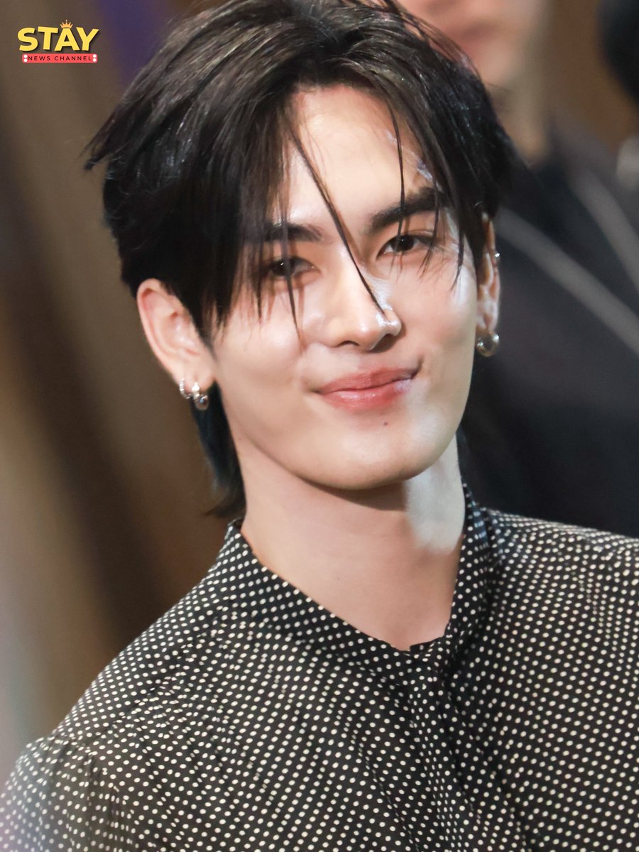 ยอมแล้วโหม๋ ความวิชวลตาแตก กันยกค่าย
นนน - พรีม - เพิร์ธ - แซนต้า จาก GMMTV
ในงาน Mchoice &amp; Mint Awards 2025

NANON AT MCHOICEMINT
PERTHSANTA DOMIIA X MCHOICE

#MintAwards2025 
#MchoiceMintAwards2025
#mynameisnanon
#primiily
#PerthTanapon 
#Santapp