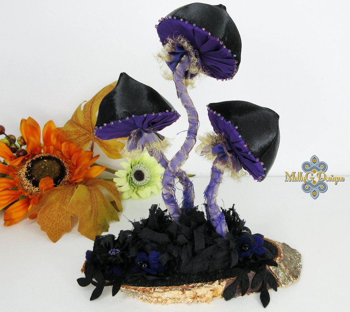 Dark Mushrooms

Gothic style dark satin mushrooms. Enjoy them all year round but perfect for Halloween.

etsy.com/uk/listing/156…
 #EarlyBiz #halloween #mhhsbd #gofthic