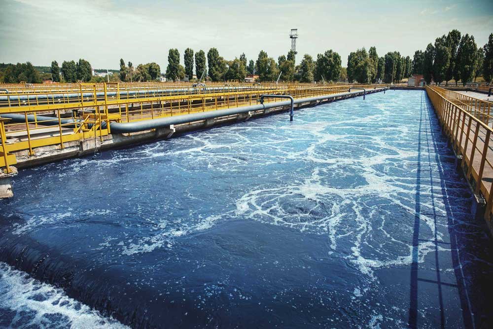 HydREGuide's tweet photo. 8858 Crore Mega Boost to Hyderabad Drinking Water: 50% Increase in Supply in 2 Years!

CM Revanth Reddy will lay the foundation stone for the projects today, marking a major step to improve Hyderabad’s water supply. Timeline for completion is 24 months 

Godavari Phases II & III: 7360 crore to bring 20 TMC from Mallanna Sagar, with 17.5 TMC for Hyderabad drinking water and an additional 2.5 TMC exclusively for Musi River. This 2.5 TMC  is part of the Musi rejuvenation project to ensure cleaner water in the river throughout the year.

ORR Phase 2 : 1200 crore, 71 reservoirs (15 ready) to supply 25 lakh people in 14 mandals.

Kokapet Project: 298 crore for water and sewage in Neo Polis, SEZ and Kokapet Layout, serving 13 lakh people.

Together, these projects will raise Hyderabad’s supply from 580 - 600 MGD to nearly 880 MGD in 2 years, a massive 50% jump.