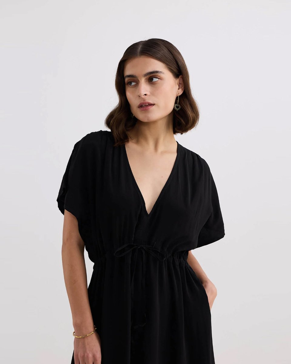 reistorlife's tweet photo. Just found the perfect timeless black maxi 🌱✨
Ethically made. Eco-friendly fabrics. A piece that will always outlast trends.

https://t.co/Gj4MJjFJbt

#SustainableFashion #EcoStyle #OOTD https://t.co/vVjmWBcpNL