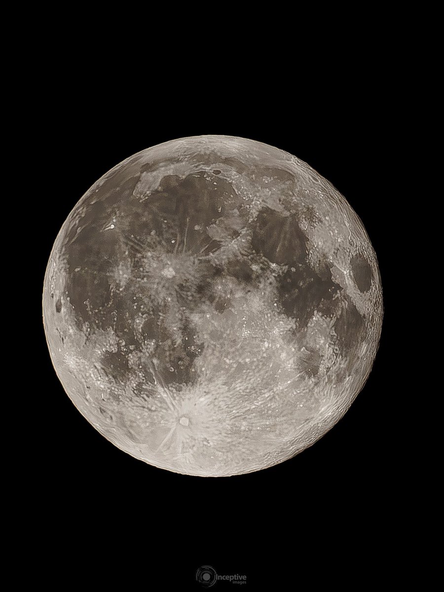 I'm in love with my latest portrait of the moon! Finally a chance to put my new <a href="/TTArtisanCN/">TTArtisan</a> 500mm f6.3 telephoto lens to work