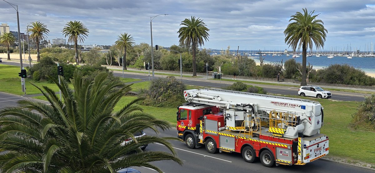 Another day, another fire appliance off-line due to faults <a href="/UFU_Victoria/">United Firefighters Union Victoria</a>  #firetruckcrisis 📸 by <a href="/MurraySchoorman/">Lord Murray Schoorman</a>