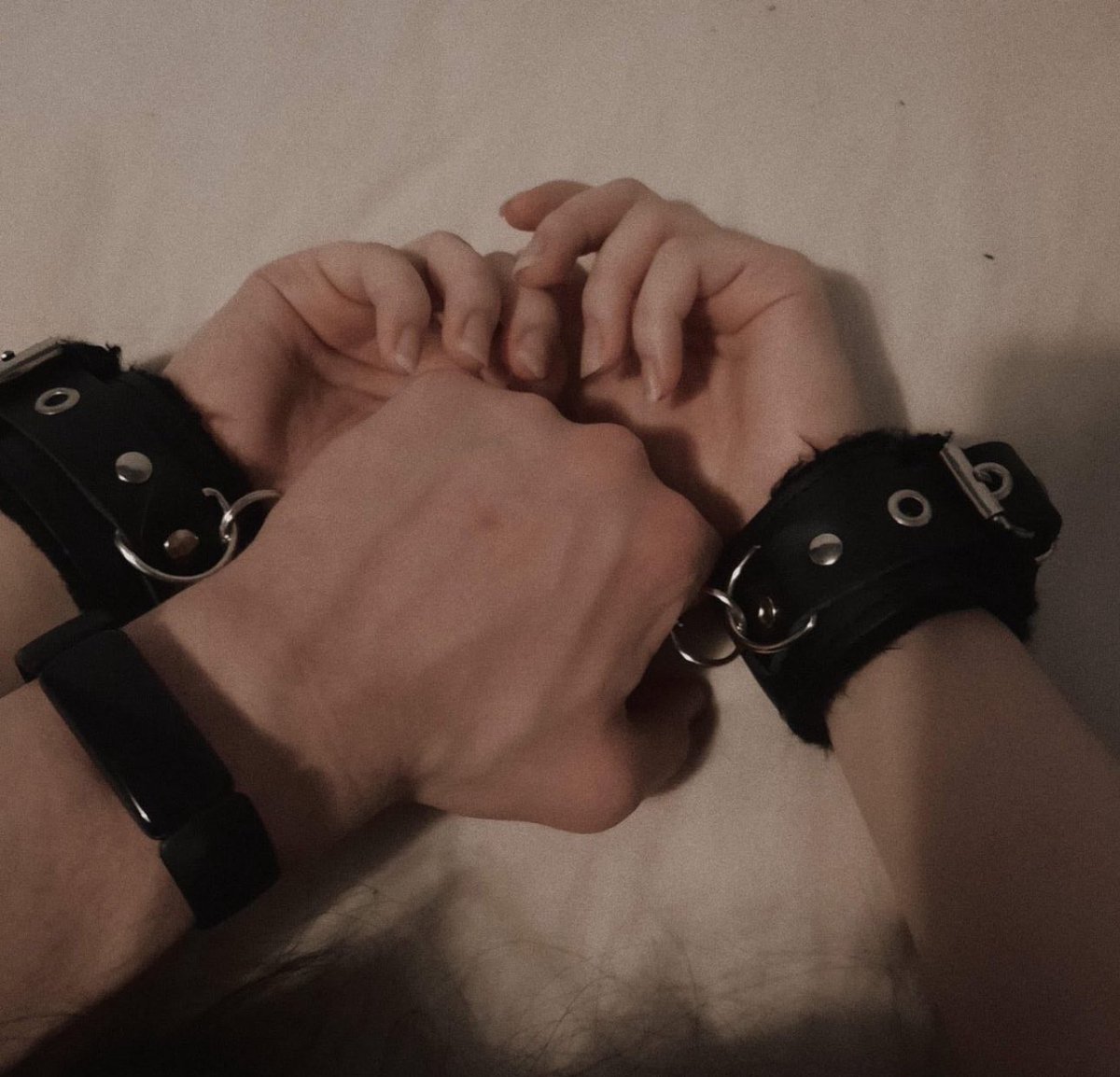 relationshits tweet media