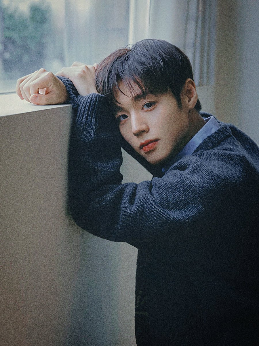 이렇게 쳐다보면 여자들 다 죽죠