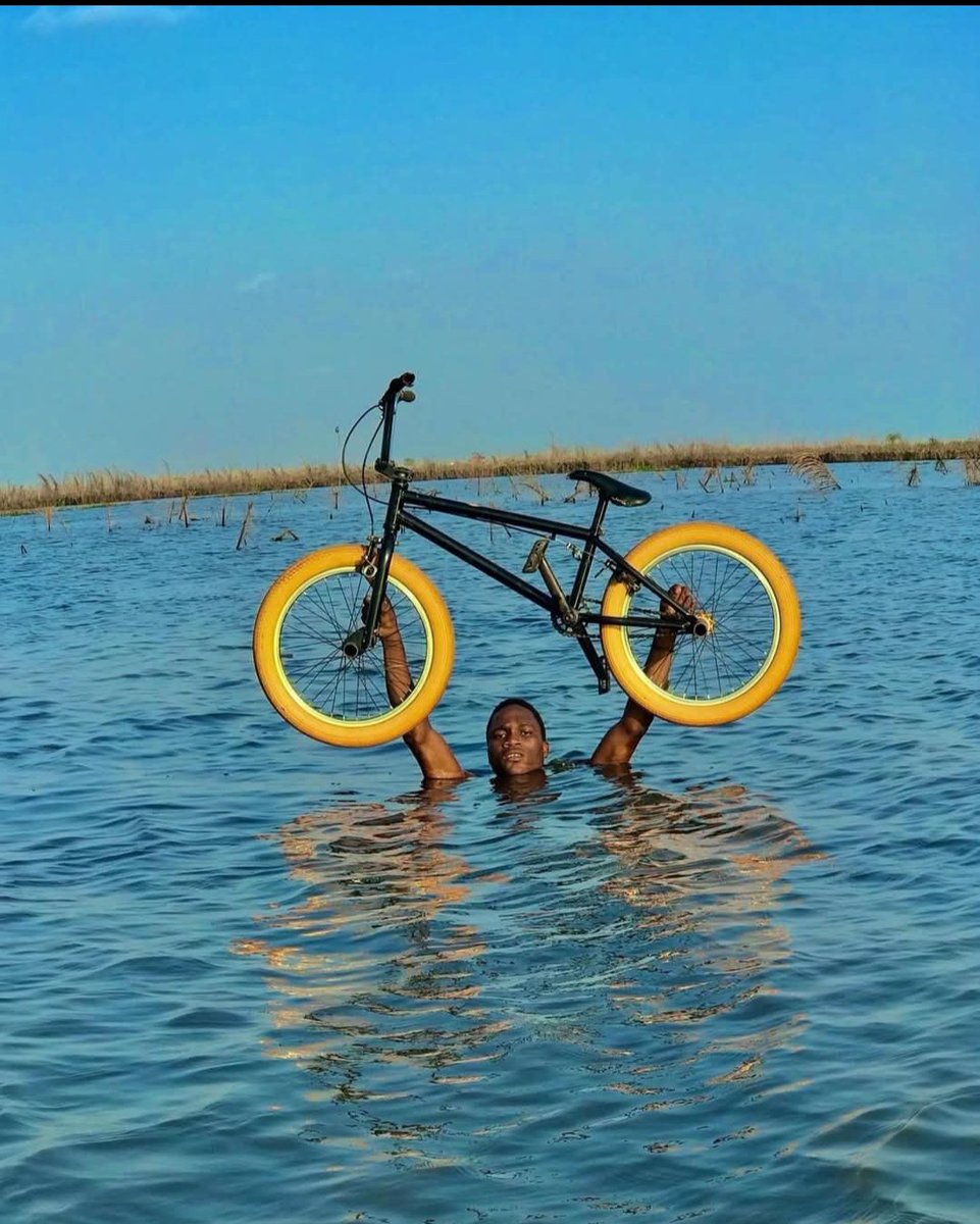 moisekoba34's tweet image. Meet CourageOscar, a young BMX Freestyle rider from 🇧🇯 Benin with a dream to compete on the world stage 🌍.
Every trick is a step closer to that goal. #UCI_BMX_FS 
#FISEWorld
#BMXCommunity
#RideBMX
#BMXIsLife
#BMXWorld
#BMXAfrica 
#ExtremeSports
#BMX #BMXFreestyle #RideBMX