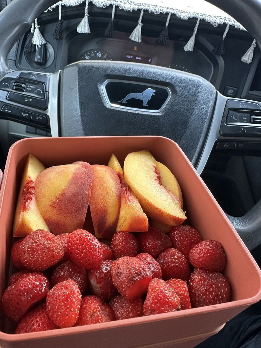 Rcpkrcaa's tweet photo. Yanında olmadığın zaman bile seni sürekli düşünen birinin olması dünyanın en güzel hissi.
Canım Eşim🫶🏻♥️🍓@hticeeuyankk https://t.co/hIzCnemcwG