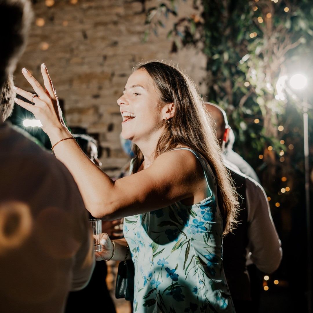 functioncentral's tweet image. From the first song to the last encore, @partyupband kept guests on their feet at Chloe’s wedding at @crippsandco in Cheltenham. The perfect party soundtrack! 🎶💫
📷 @weddingsbyar
Read more about the band here - ow.ly/wLYE50WPBcJ
#weddingplanning #weddingmusic