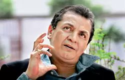 Shocked to know that <a href="/SankarshanT/">Sankarshan Thakur</a>, editor of <a href="/ttindia/">The Telegraph</a> is no more. One of the last few surviving journalists in today's print media with the courage to speak truth to power, he was also a perceptive chronicler of Bihar society &amp; politics. Deep condolences to his family &amp; friends.