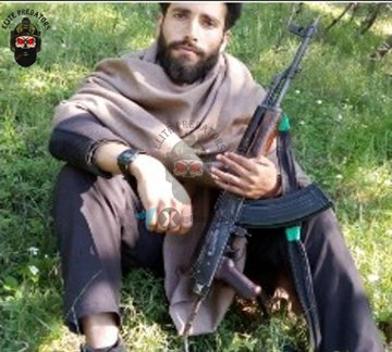 veer_yodha0's tweet photo. #WATCH : First Pic of P@kistani Terrorist killed by the Indian security forces in the ongoing #Encounter in #Gudder, #Kulgam. #JammuAndKashmir #terrorist https://t.co/6M6Ymz53pw