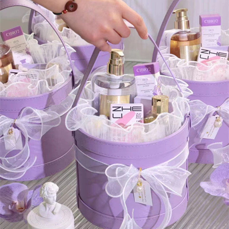 jialanpackage's tweet image. ✨ Dreamy purple，Make every gift unforgettable!
Jialan Package’s elegant lavender round gift box with handle and bow detail is designed to turn simple presents into luxury surprises
Moq：500pcs in stock，1000pcs provide free logo printing
#JialanPackage #roundboxes #roundgiftbox