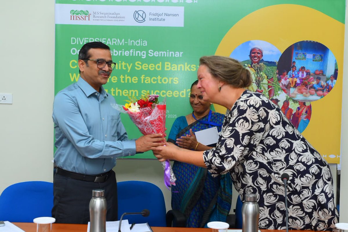 PratheepaCM's tweet image. The #DiversifarmIndia project debriefing seminar is underway at the Odisha state level with 30+ stakeholders! Focus: What drives success in community seed banks? Insights from field visits (Aug 22–Sep 5) now being shared with central stakeholders. 🌾🌱 #Agrobiodiversity #Odisha