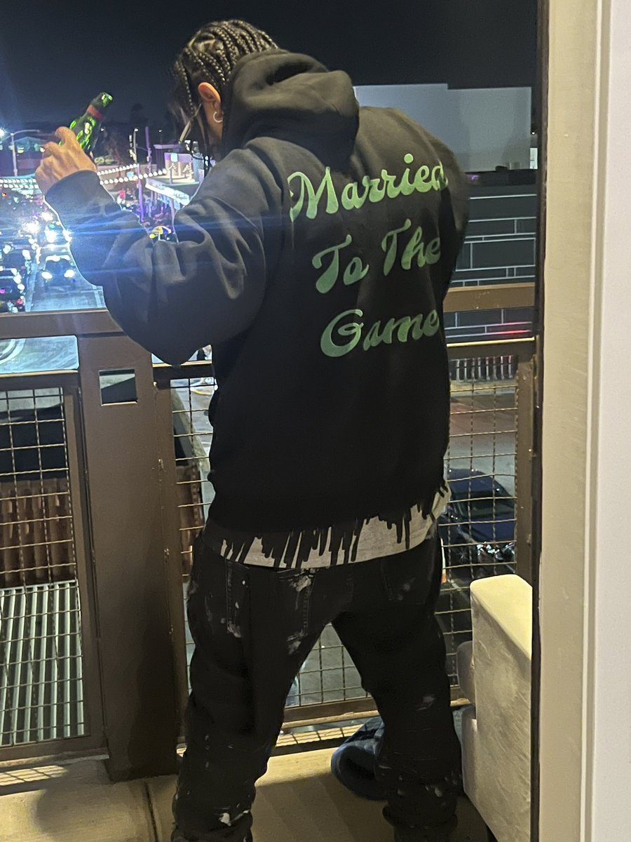 Jay3Cov's tweet image. Married To The Game.. In A Real Way❗️ 💍🎮💰🏁 #IYKYK #3FLY$OVA #STAYWOKE