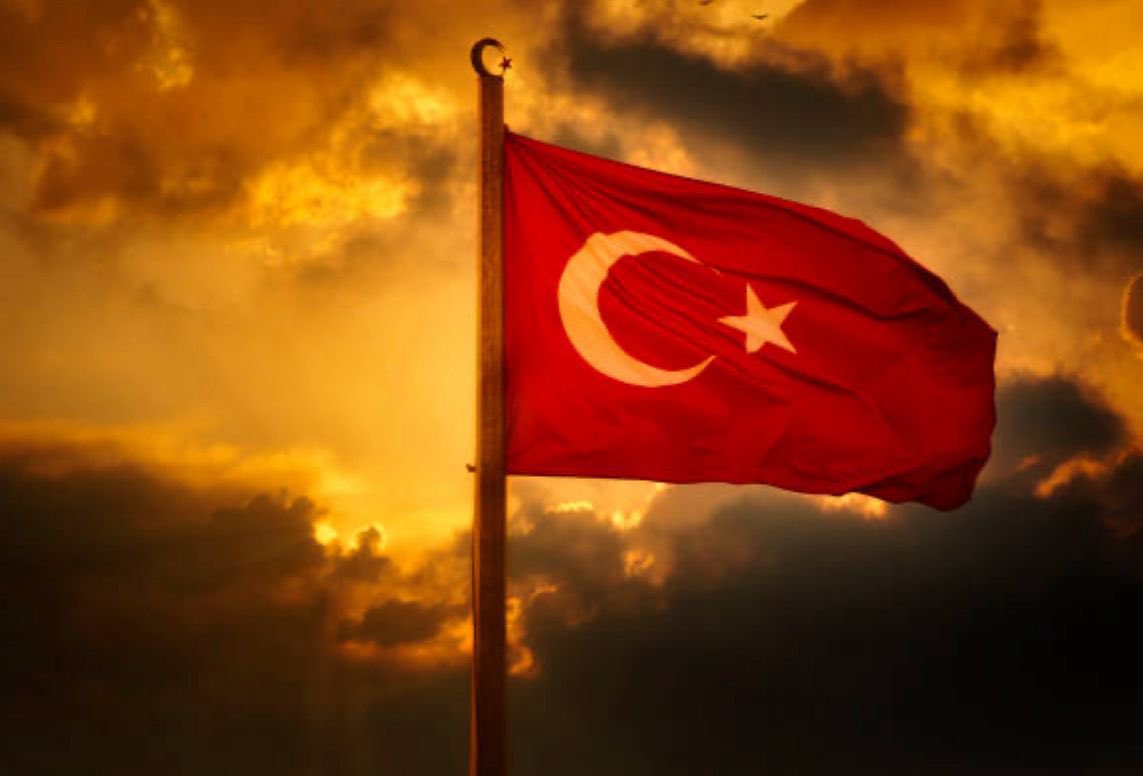 İzmir Balçova Salih İşgören Polis Merkezi’ne yönelik gerçekleştirilen menfur saldırı sonucu, şehit olan Polis Müdürümüz ve Polis Memurumuza Allah’tan rahmet, kederli ailelerine, yakınlarına ve Emniyet Teşkilatımıza başsağlığı diliyor; yaralı polislerimize acil şifalar temenni