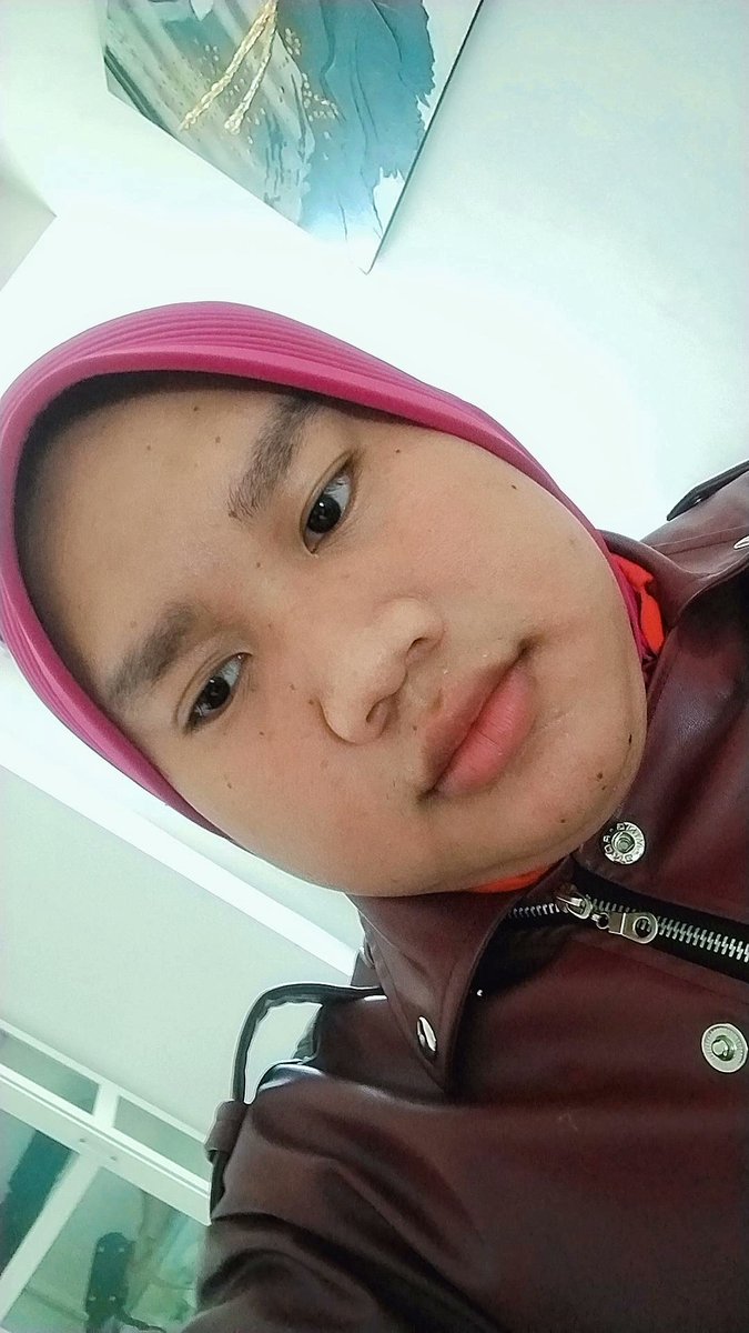 Sofiadevi_2001's tweet photo. Capee pulang kerjaa,🛵🛵⛽⛽ https://t.co/musBzbJLZD