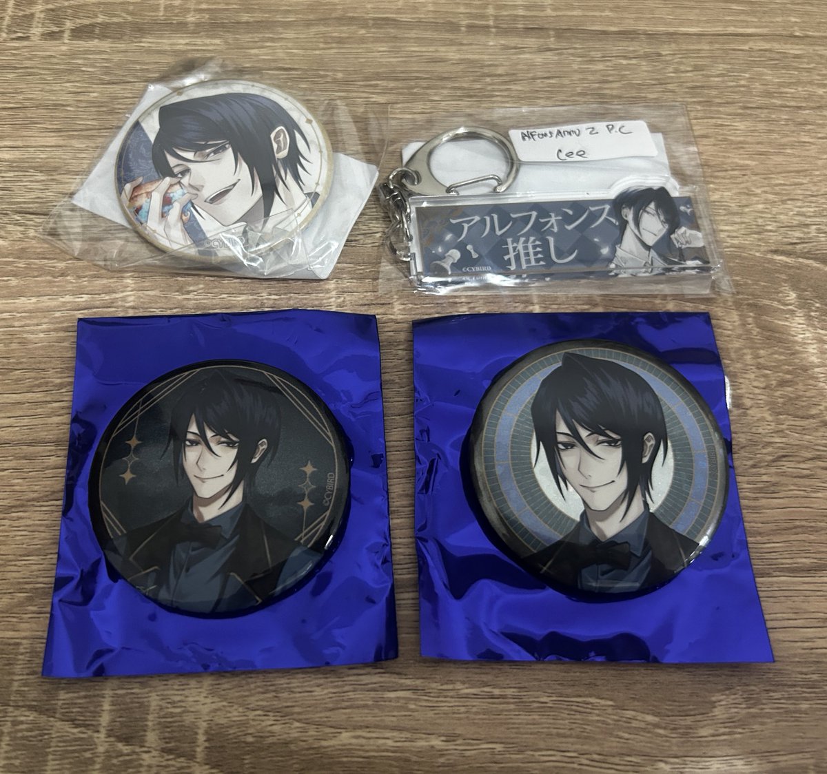 #WTS guys jadi saia sudah pegat dengan beliau dan mau mencari rumah baru untuk beliau🥺

Ada Badge, Photocard, Standee, Ganci, BANTAL (aman yh semua baru dibuka gaada yang aku peluk cium karena pas nyampe barangnya udah cere)

Help RT💗

Start 70k - 450k yaa! Ready INA, Sby