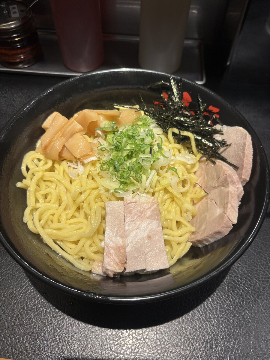 現場の近くに見つけてお昼即決した☺️