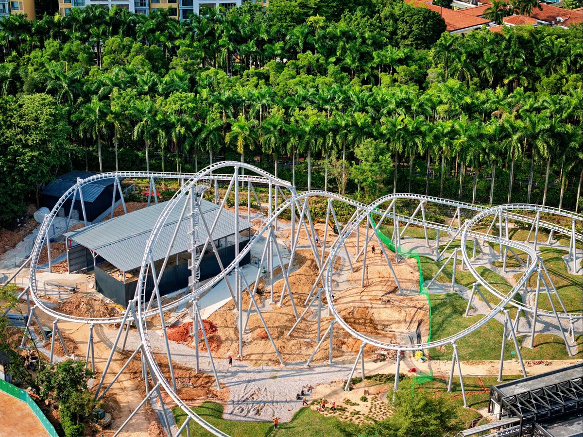 VHCoasters's tweet image. Some drone shots of Happy Valley Shenzhen&apos;s new Jinma Swing Launch Motorbike Coaster as it starts testing.

Source -v.douyin.com/nONVNIZfR5I/