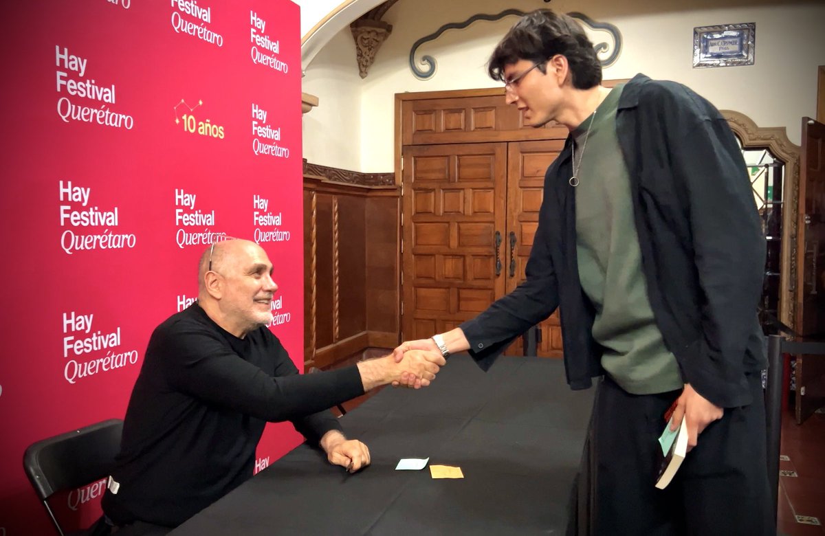 AnotherRichie's tweet photo. Un momento muy importante para mí que quedará marcado por mucho tiempo. Muchas gracias, Guillermo; por tu tiempo, tus palabras y tu manera de ser. Tus consejos significan mucho para el proceso de escritura de mi guion de largometraje.
.
.
#Escritores #Directores https://t.co/cUsqxEqNMx