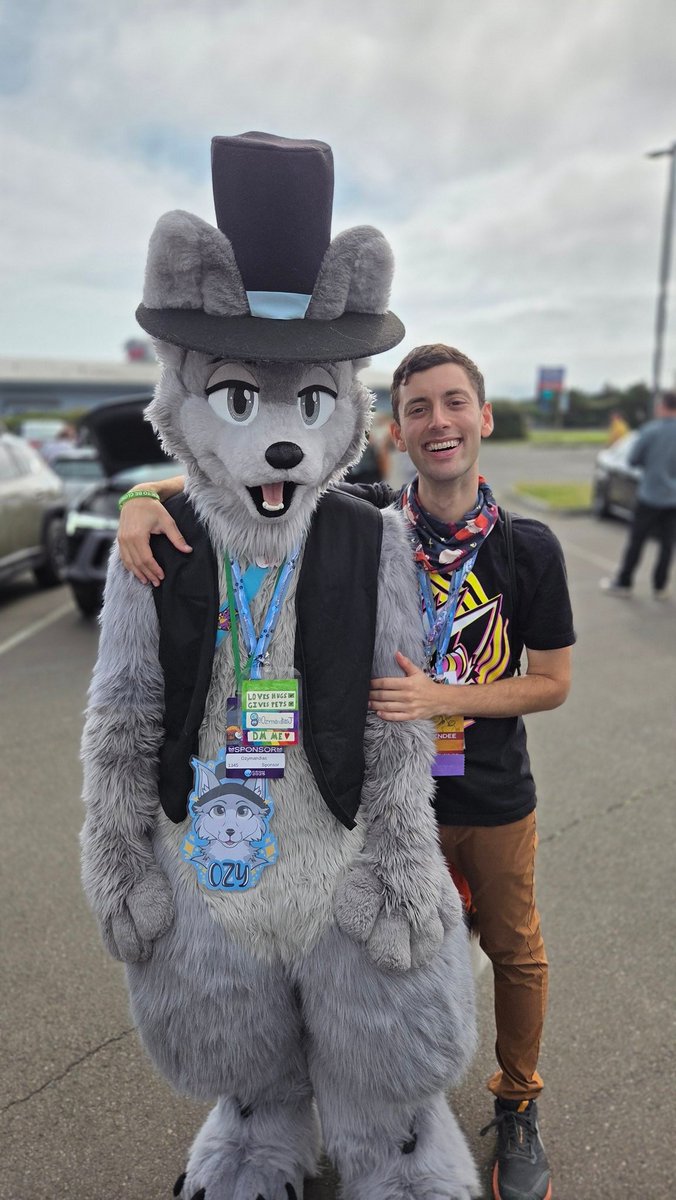 Larch the fox tweet media
