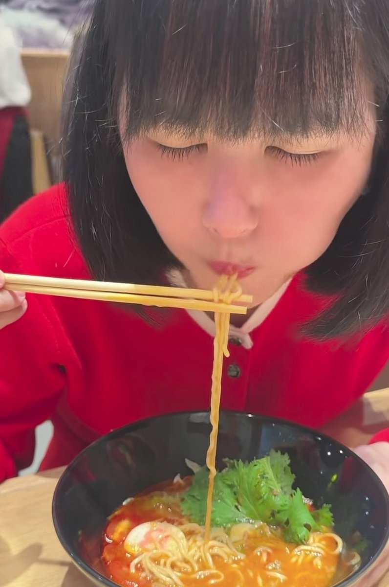 อีส ๆ แล้วแจ้มตุ่ยเหมือนกัน แบบสำเนาถูกต้องมากค่ะมี้ น่าร้ากกก ❤️

#COPPERdechawat