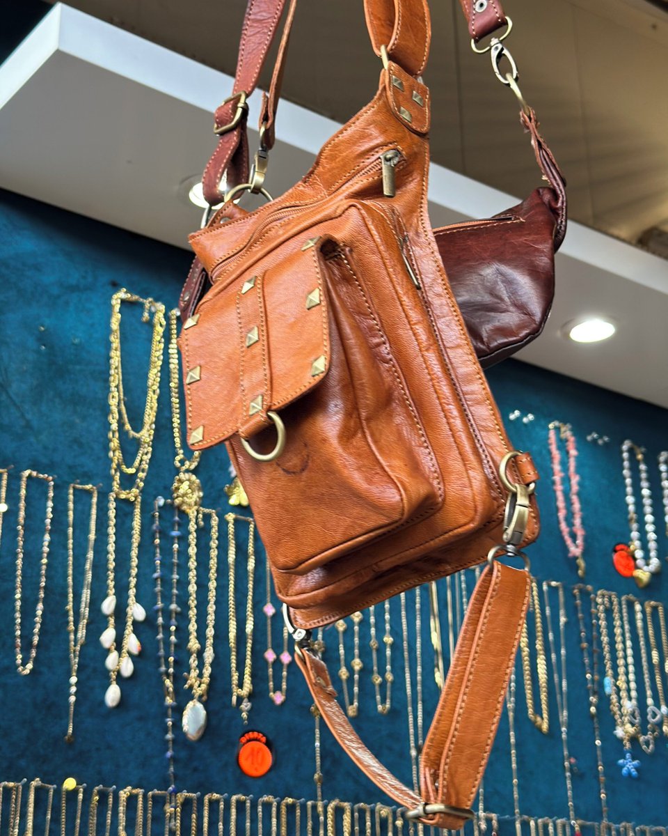 😍 Al Mercat Encants Barcelona trobaràs una gran varietat de bosses bandolera a moltes de les nostres parades. Són pràctiques, còmodes i perfectes per al dia a dia🔝… i a més, són tendència absoluta.

@mercatsbcn