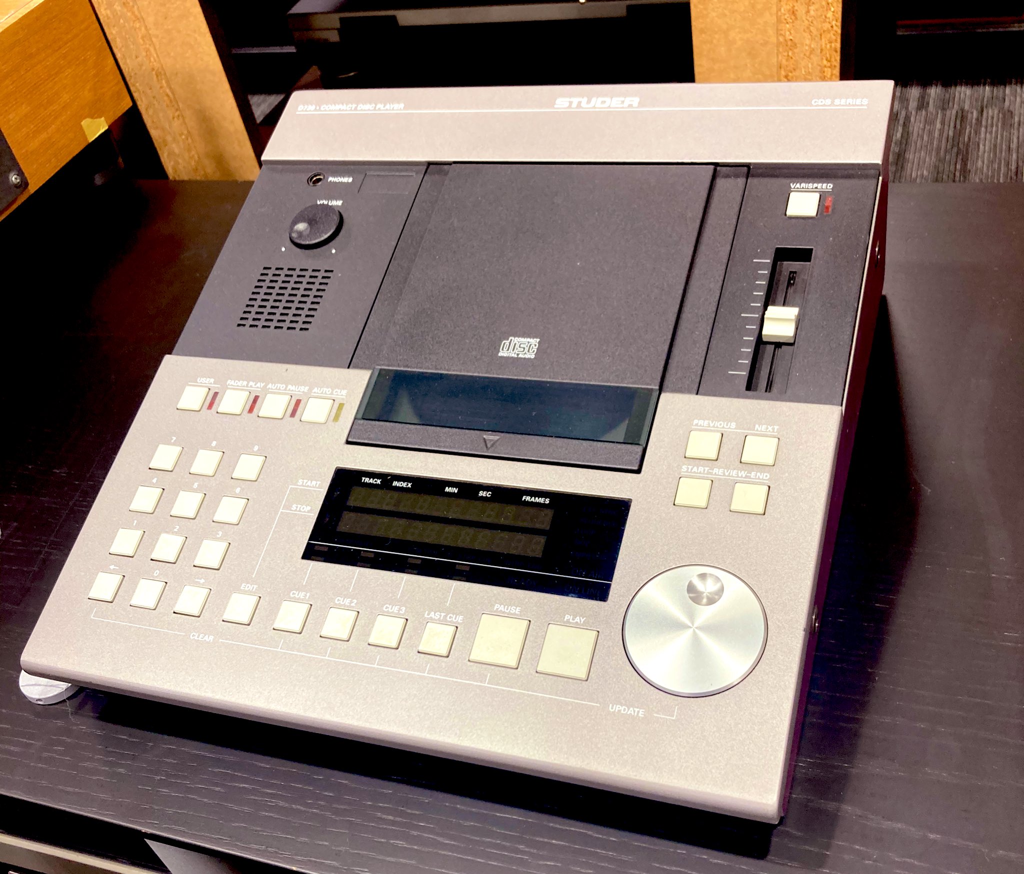 アルパイン オートリバース FM/AM オーディオプレーヤー。ジャンク品 アルパイン オートリバース FM/AM オーディオプレーヤー