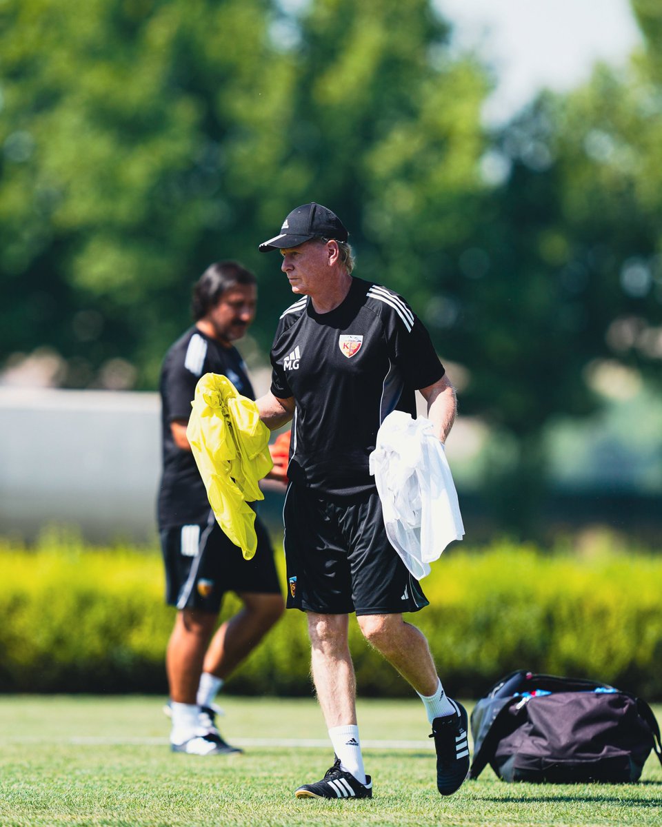 Rakip Kayserispor 📸

İlk 4 hafta itibariyle;
En az gol beklentisi üreten takım
11. RCS Topla buluşma
🥈 Yüksek Pres
15. Başarılı Pas
15. Anahtar Pas
9. Kazanılan 1-1

Hücum planı olarak zayıf bir takım görüntüsü verseler de,tehlike yaratma imkanı olan bazı oyun planları var.