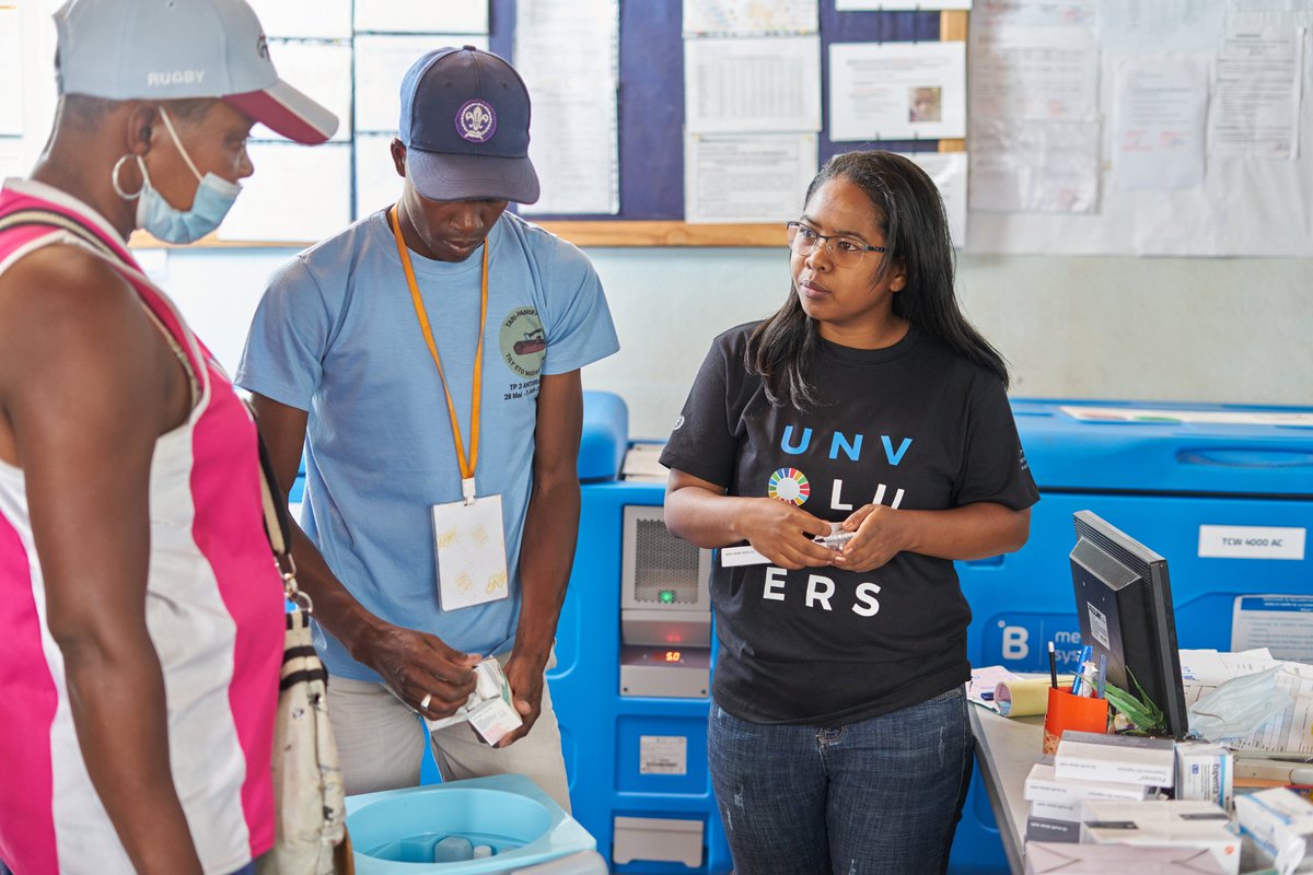 UNV_ESARO's tweet photo. In refugee camps, clinics, schools, peace missions and more — @UNVolunteers stand alongside @UN partners where support is needed most.

Explore their stories > https://t.co/uEQmgHdNis https://t.co/nB1TTDa2Cr